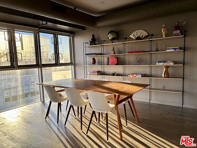 527 Molino St #401 — Photo 6