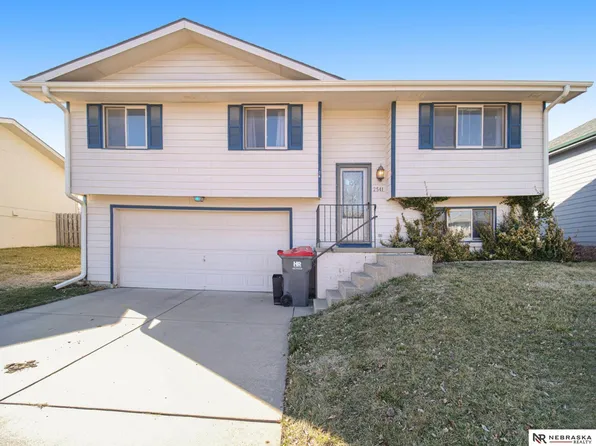 2541 NW 55th St, Lincoln, NE 68524