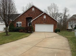 7346 Timberpoint Ct, Fairview Heights, IL 62208