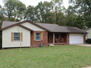 121 Redwood Dr, Bethalto, IL