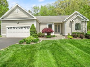 350 Daniels Farm Rd, Trumbull, CT 06611