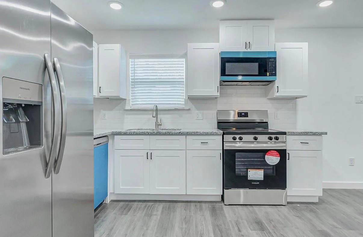 3 bed, 2.5 bath, $1,650 — Photo 3