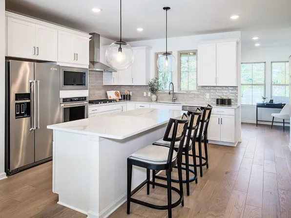 100 Beacon Ct, Royersford, PA 19468