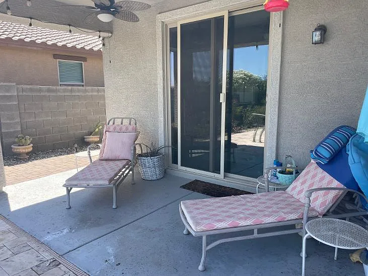 14592 W Dahlia Dr — Photo 2