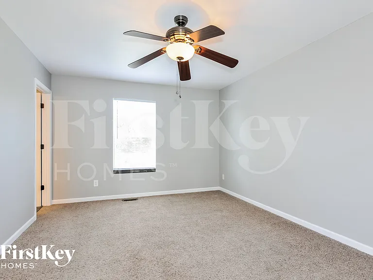 124 Intrepid Ave — Photo 7
