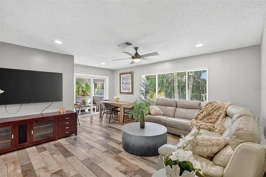 4 bed, 1700 sqft, $3,500 — Photo 4