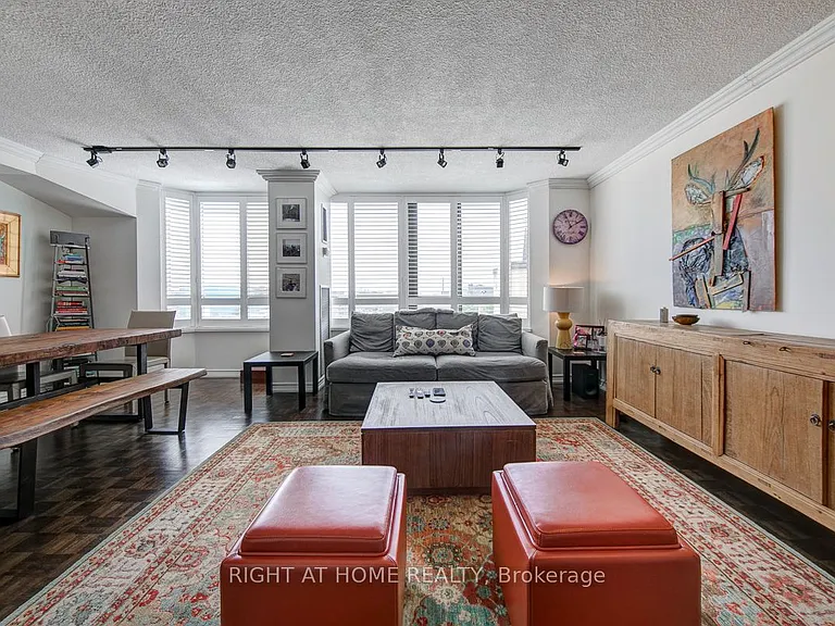 280 Simcoe St #1405 — Photo 5