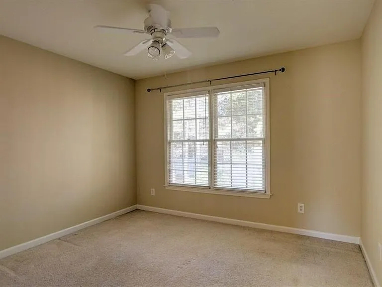 515 Mellbrook Ln — Photo 35