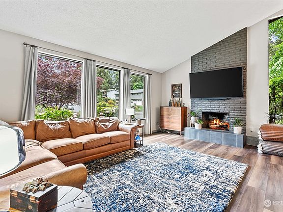 4th image of 2606 Manorwood Drive