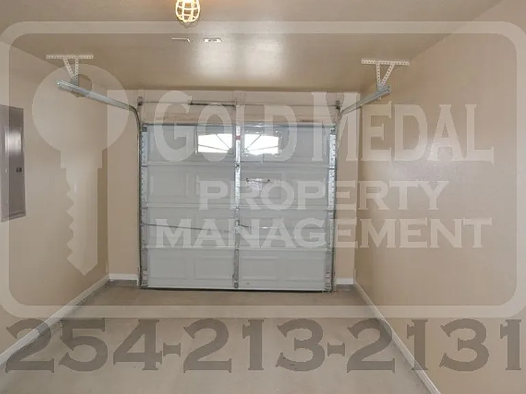 1104 Grace Point Dr — Photo 23