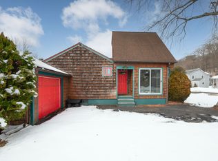 11 Buttonball Trl, Norwalk, CT 06851