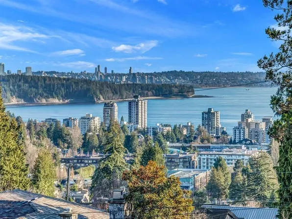 2234 Palmerston Ave, West Vancouver, BC V7V 2V8