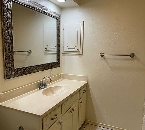 3rd image of 3024 Mahanna Springs Dr APT D
