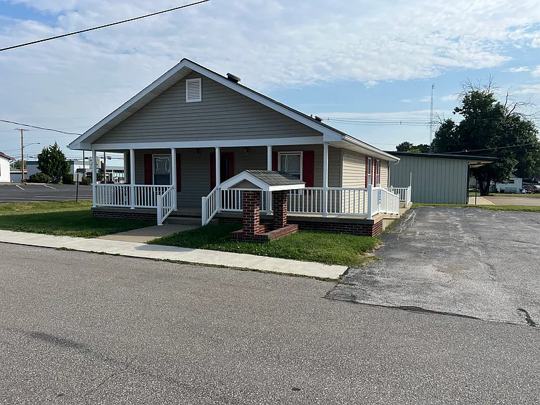110 W Hammond St — Photo 17