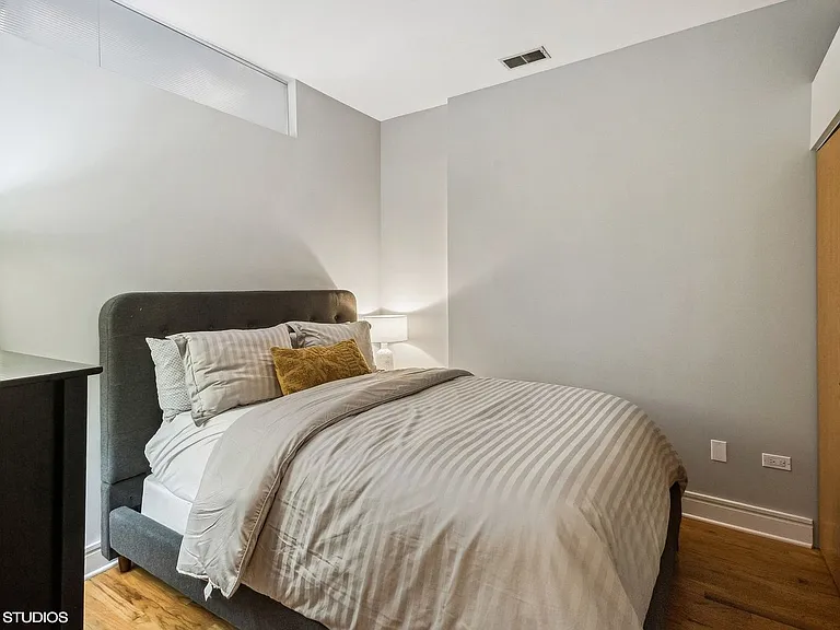 212 W Washington St #1703 — Photo 22