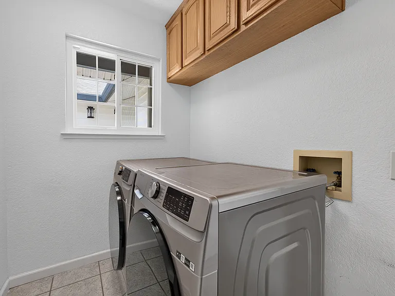 1118 Cresthaven Dr — Photo 22