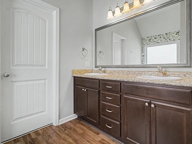 976 Oak Crest Dr — Photo 38