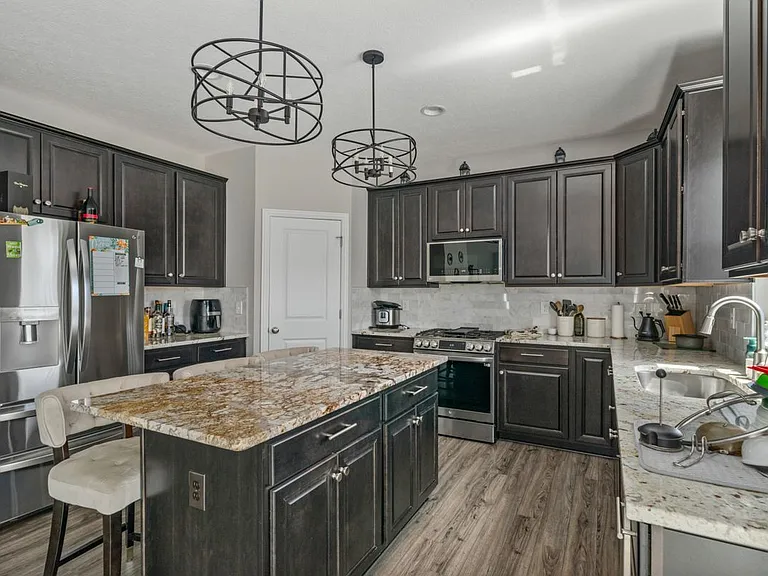 1033 Quarry Oak Dr — Photo 34