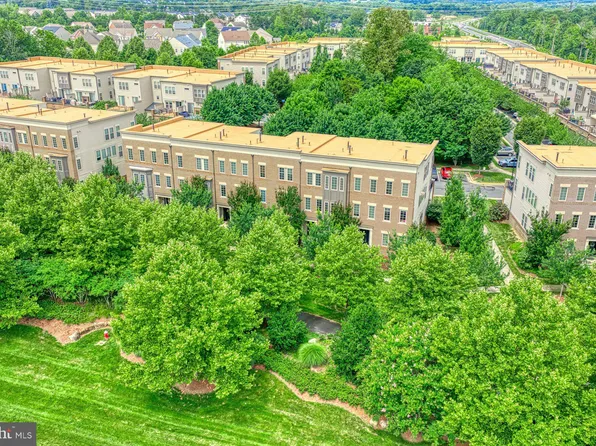 22816 Goldsborough Ter, Ashburn, VA 20148