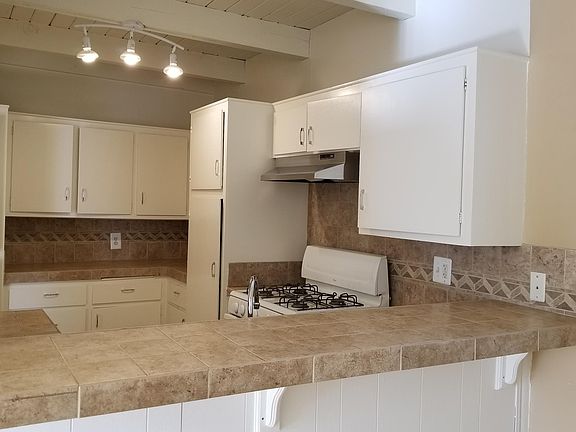 5th image of 4604 Cahuenga Blvd #17