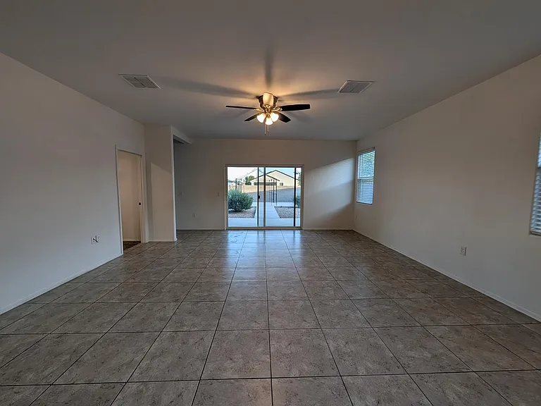 9407 E Alfalfa Dr — Photo 10
