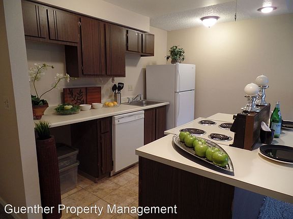 5th image of 719 S Lincoln Pl APT 1