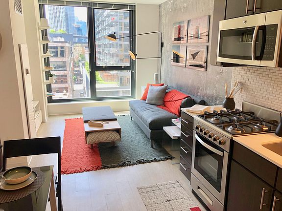 2nd image of 30 W Huron St #506