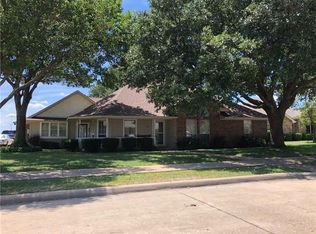 404 Mulberry Cir, Forney, TX 75126