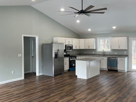 3rd image of 95 Cove Road