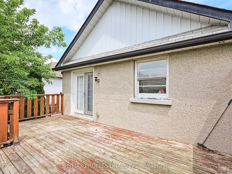 1026 Haig Blvd #BASEMENT — Photo 18