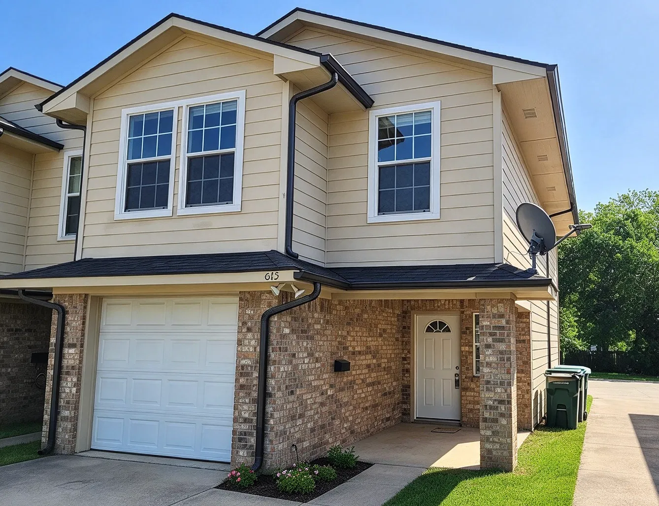 4 bed, 1316 sqft, $1,350 — Photo 2