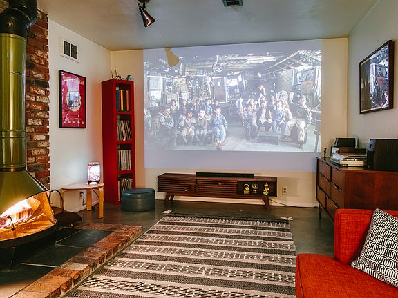 projector with streaming apple T.V