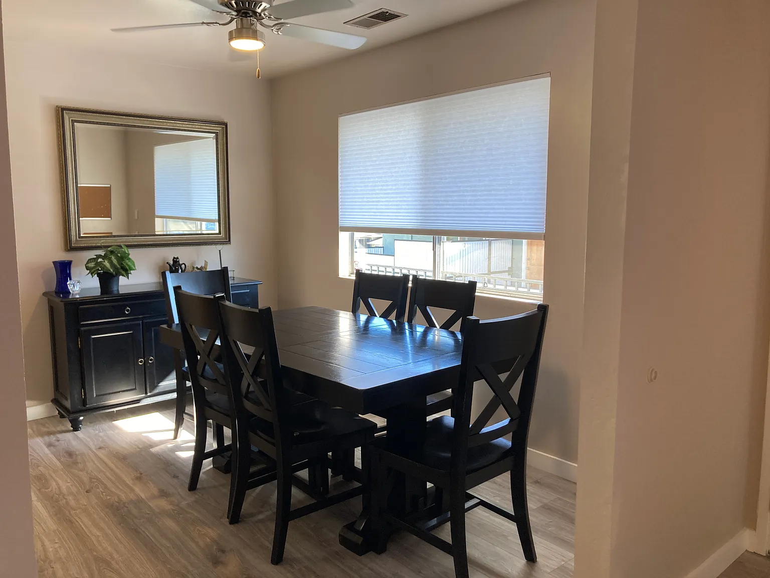 2 bed, 900 sqft, $3,050 — Photo 2