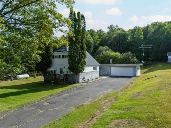 135 Hanmer Rd, Iron River, MI 49935