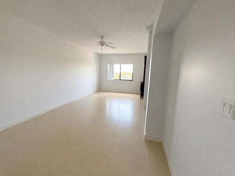 2105 Lavers Cir #403 — Photo 18