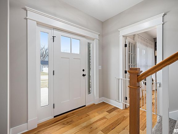 4th image of 115 Rosemary Ln