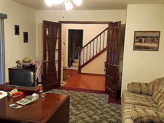 3rd image of 1206 McGovern Dr