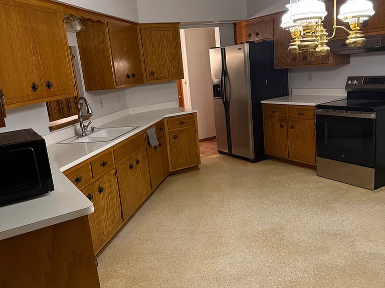 1411 W Grange Ave — Photo 5