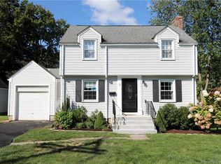 7 Gifford Rd, West Hartford, CT 06119