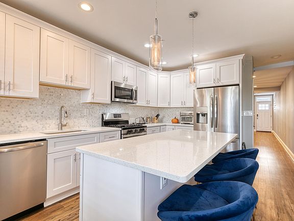 2nd image of 713 W 34th St