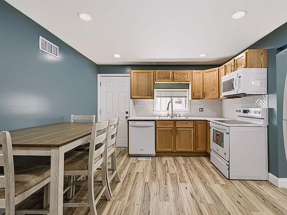 5th image of 411 S 25th St