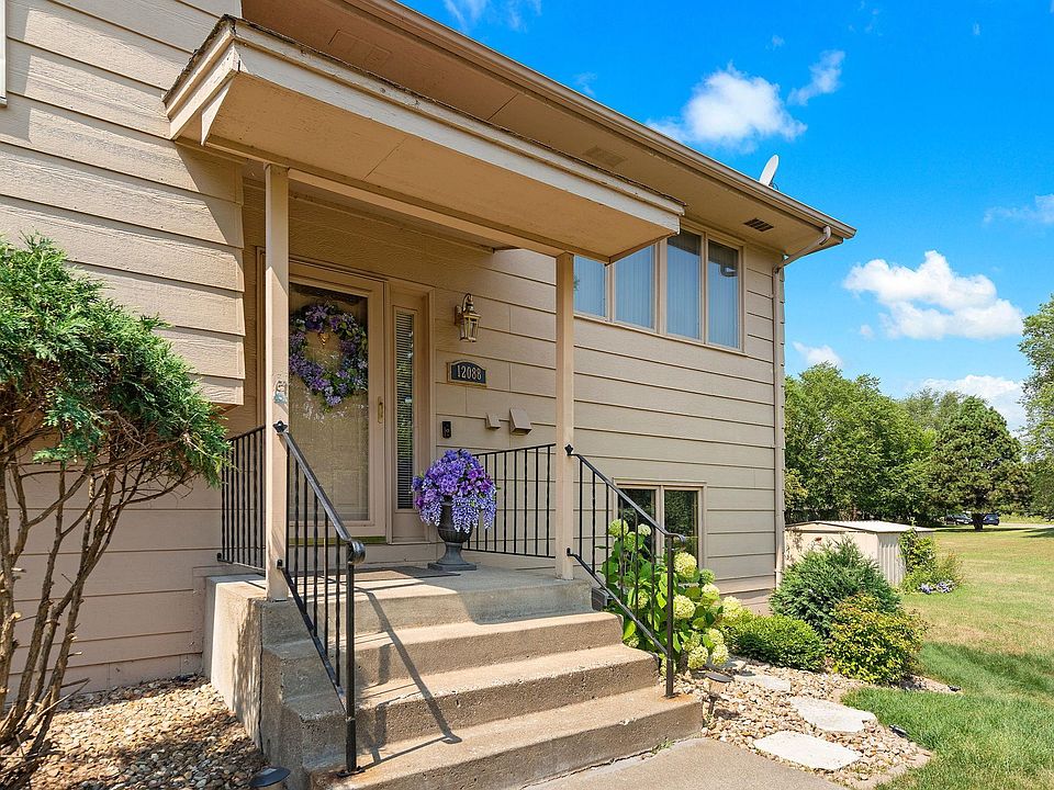 1st image of 12088 Oregon Cir N
