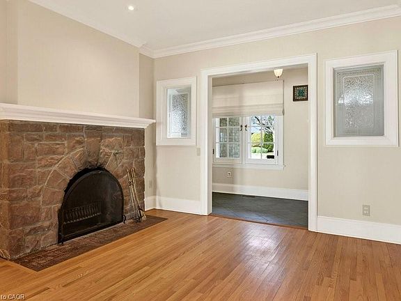 5th image of 3196 Lakeshore Rd