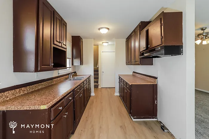 4704 Kensington Ave — Photo 6