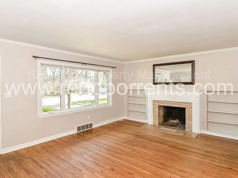 4930 N Illinois St — Photo 5