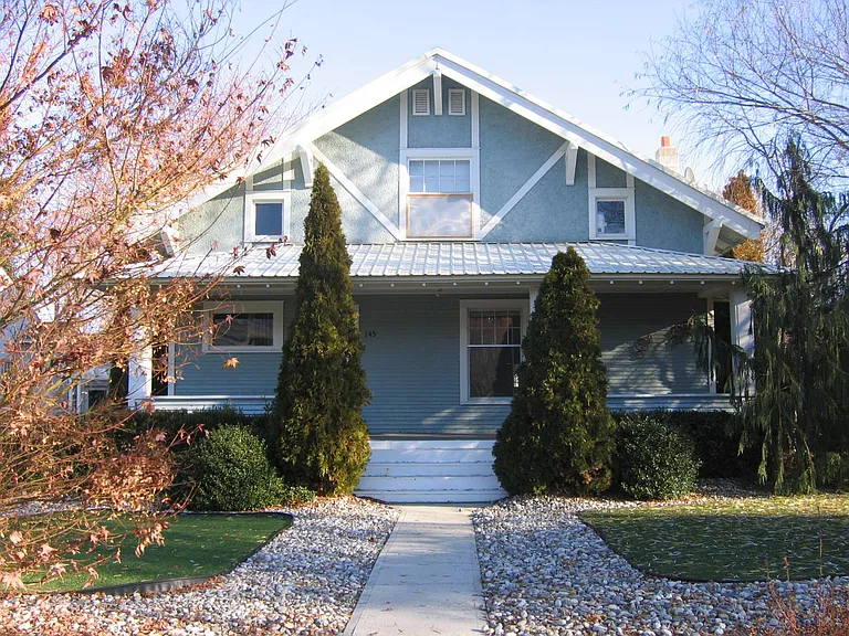 145 S Franklin Ave #B — Photo 13