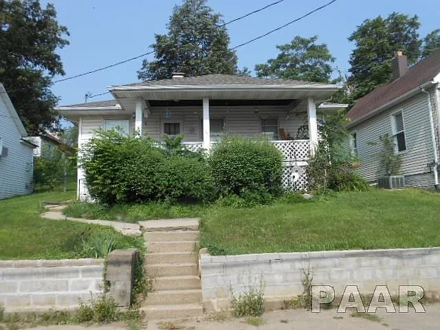 5817 S Adams St photo 1