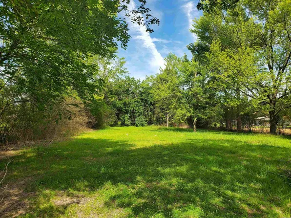 1100 S Fir St, Beebe, AR 72012