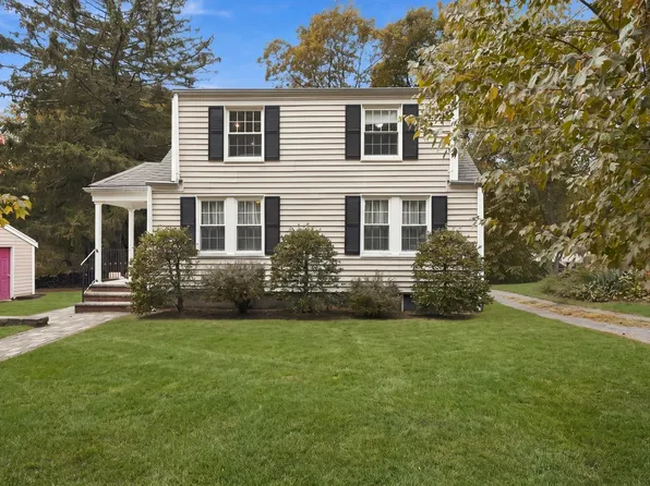 16 Clifford Ct, Hingham, MA 02043