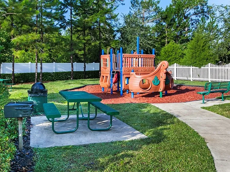 Enterprise Cove Apts — Photo 13